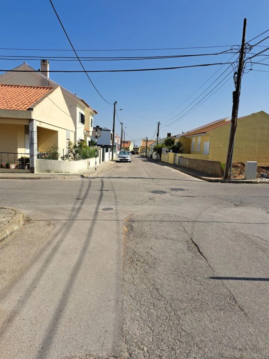 Terreno para Venda em Santo Antonio da Charneca Foto 3