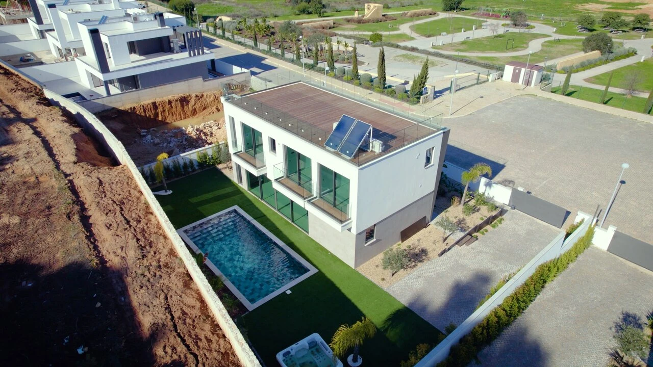 Moradia T4 para Venda em Albufeira e Olhos de Água Foto 8