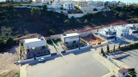 Moradia T4 para Venda em Albufeira e Olhos de Água