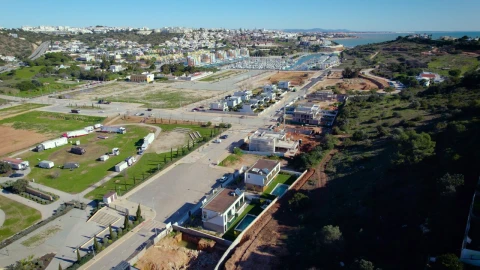 Moradia T4 para Venda em Albufeira e Olhos de Água