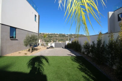 Moradia T4 para Venda em Albufeira e Olhos de Água