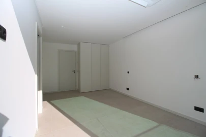 Moradia T4 para Venda em Albufeira e Olhos de Água