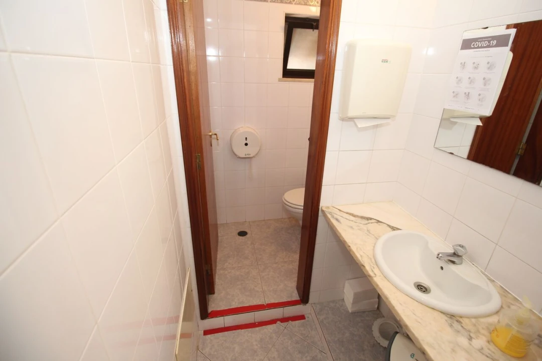 Loja para Venda em Albufeira e Olhos de Água Foto 19