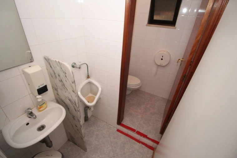 Loja para Venda em Albufeira e Olhos de Água Foto 13