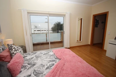 Moradia T4 para Venda em Albufeira e Olhos de Água