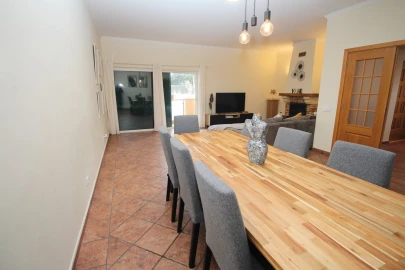 Moradia T4 para Venda em Albufeira e Olhos de Água