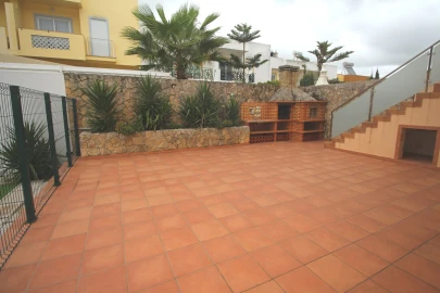 Moradia T4 para Venda em Albufeira e Olhos de Água