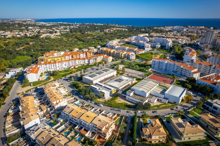 Moradia T4 para Venda em Albufeira e Olhos de Água Foto 4