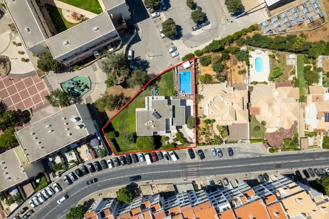 Moradia T7 para Venda em Albufeira e Olhos de Água Foto 9