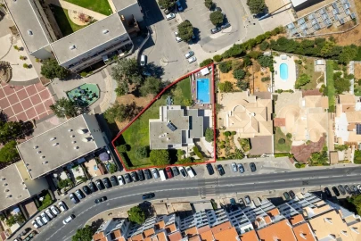 Moradia T7 para Venda em Albufeira e Olhos de Água