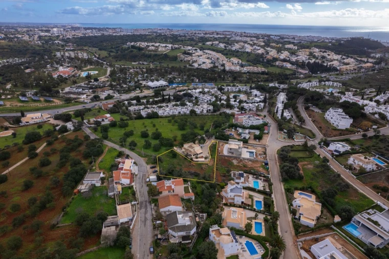 Terreno para Venda em Albufeira e Olhos de Água Foto 10
