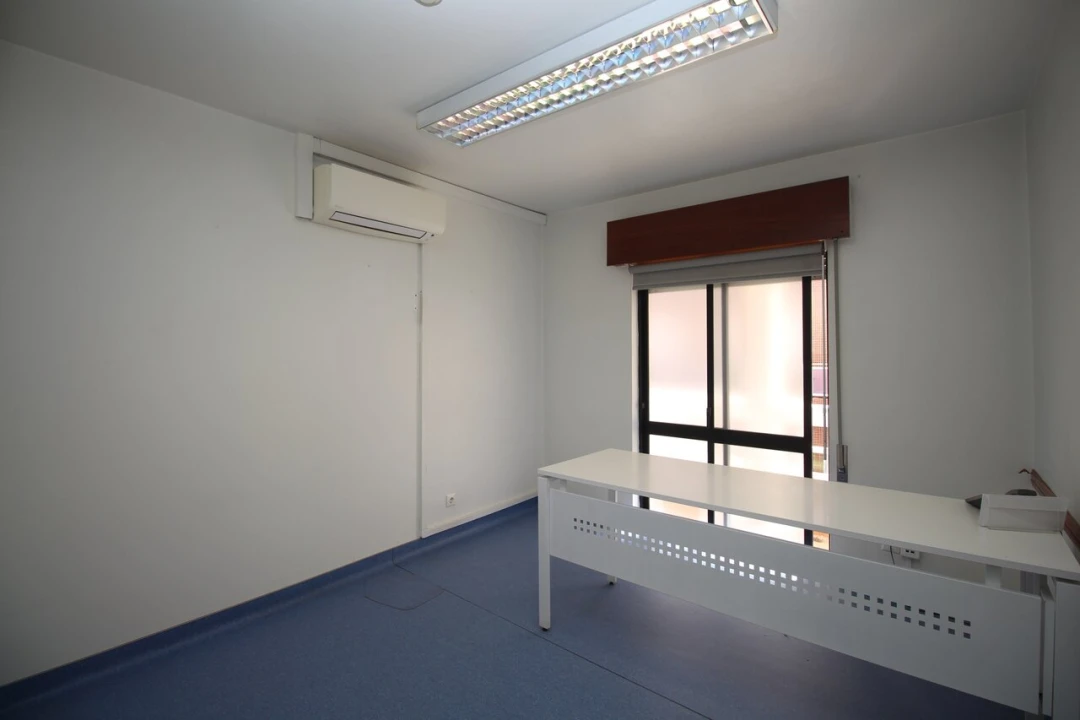 Apartamento T3 para Venda em São Bartolomeu de Messines Foto 21