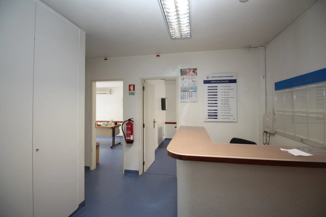 Apartamento T3 para Venda em São Bartolomeu de Messines Foto 24