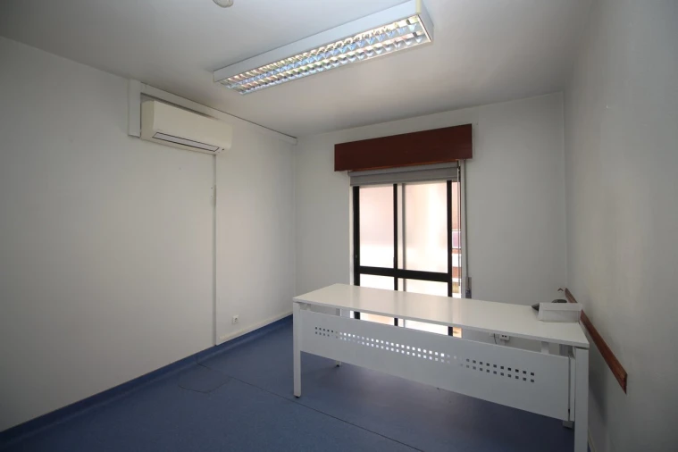 Apartamento T3 para Venda em São Bartolomeu de Messines Foto 20