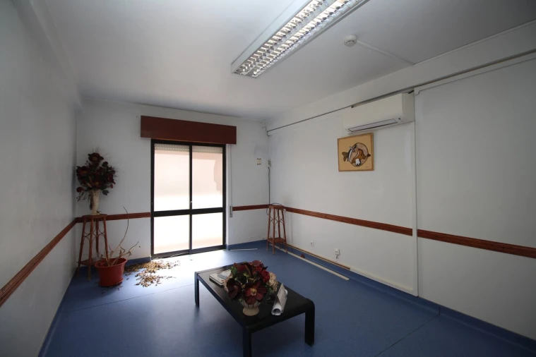 Apartamento T3 para Venda em São Bartolomeu de Messines Foto 27