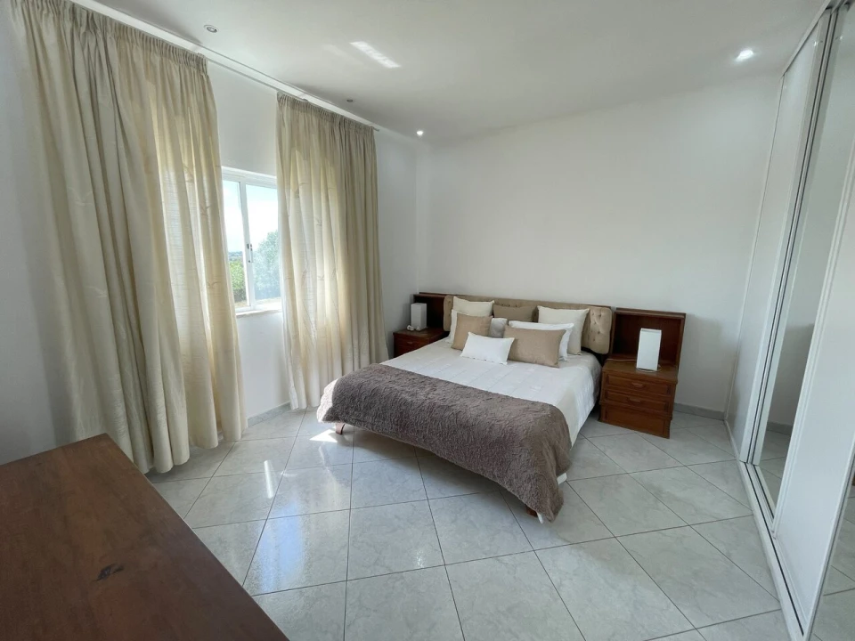 Moradia T5 para Venda em Guia Foto 14