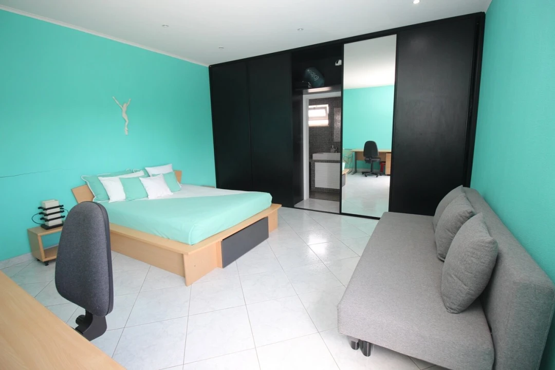 Moradia T5 para Venda em Guia Foto 17