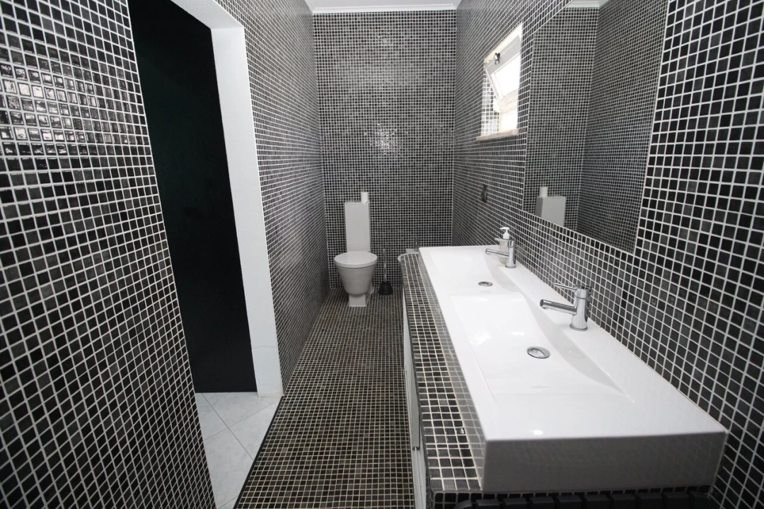 Moradia T5 para Venda em Guia Foto 19