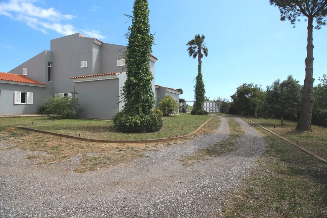 Moradia T5 para Venda em Guia Foto 24