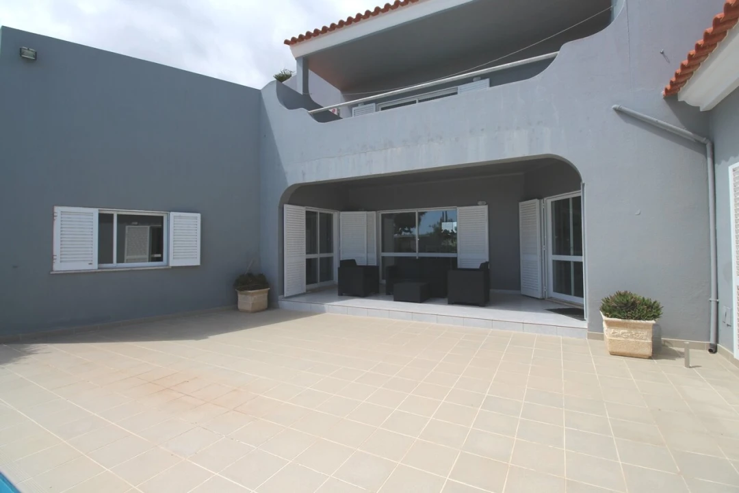 Moradia T5 para Venda em Guia Foto 27