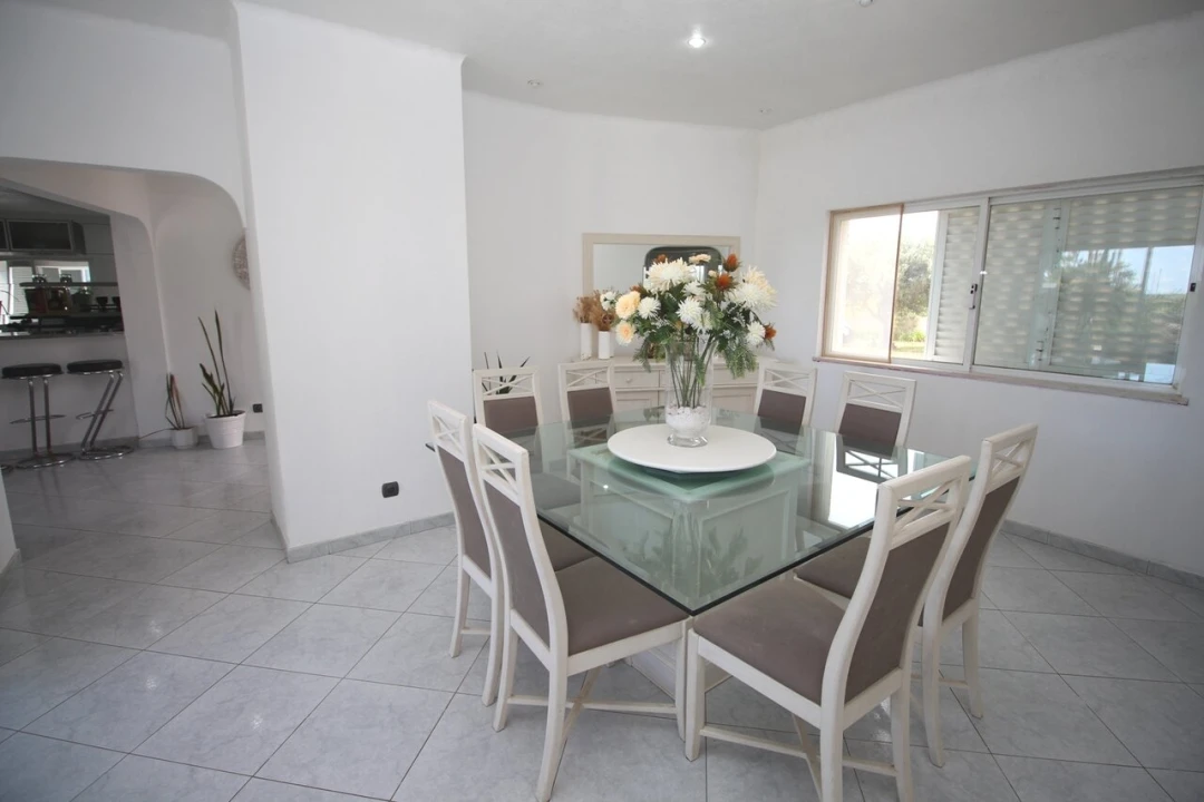 Moradia T5 para Venda em Guia Foto 31