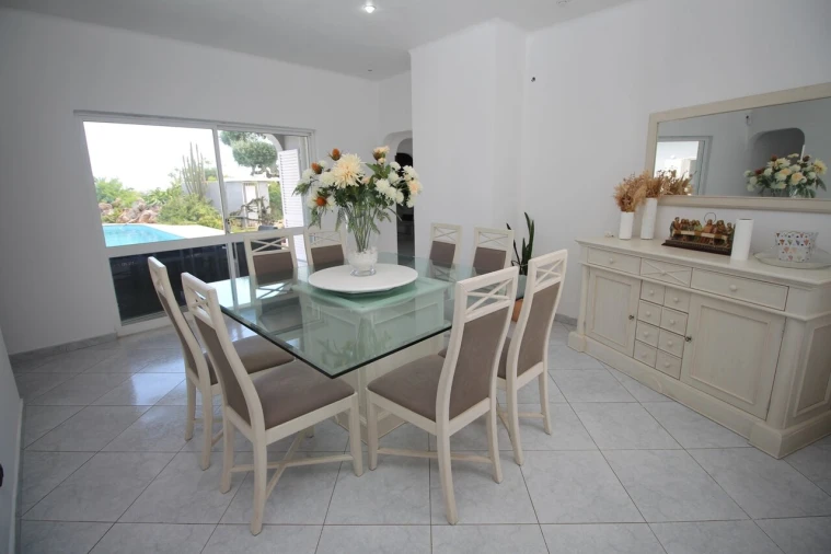 Moradia T5 para Venda em Guia Foto 7