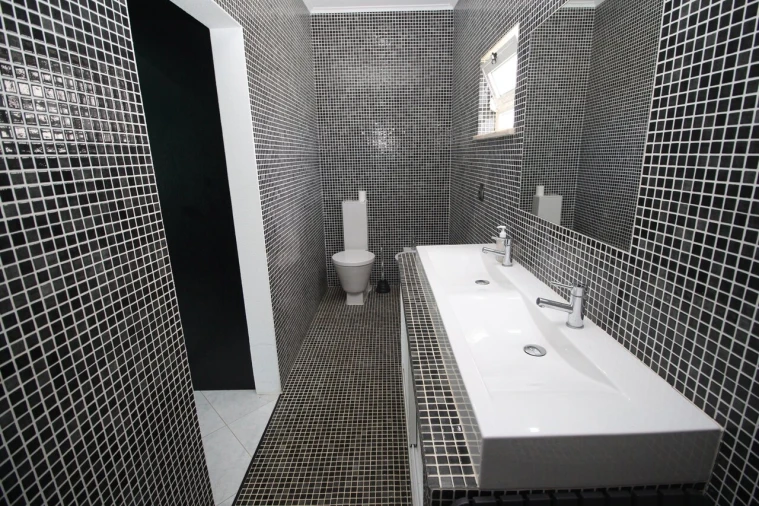 Moradia T5 para Venda em Guia Foto 19