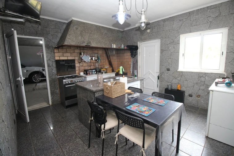 Moradia T5 para Venda em Guia Foto 23