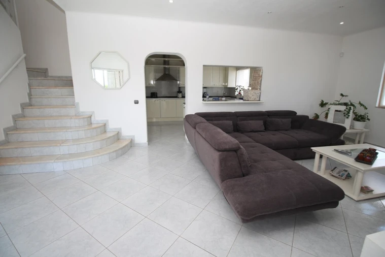 Moradia T5 para Venda em Guia Foto 37