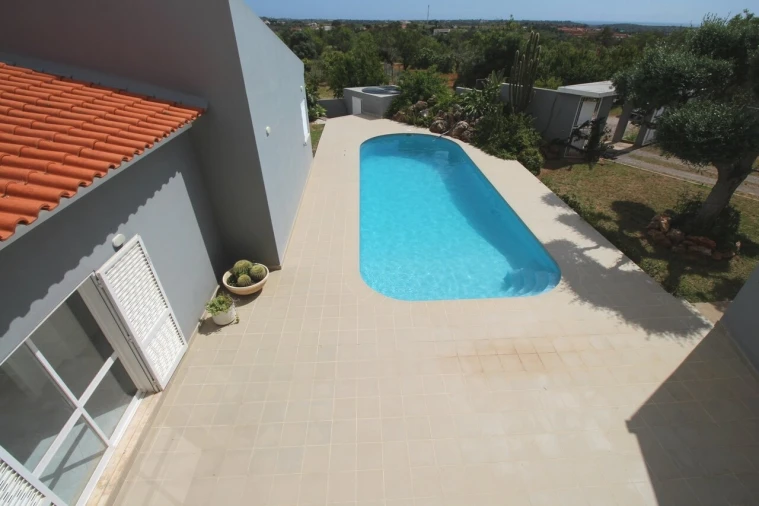 Moradia T5 para Venda em Guia Foto 51