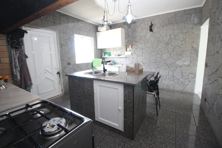 Moradia T5 para Venda em Guia Foto 54