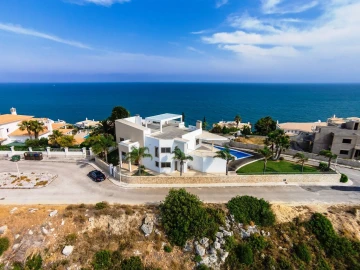 Moradia T5 para Venda em Albufeira e Olhos de Água