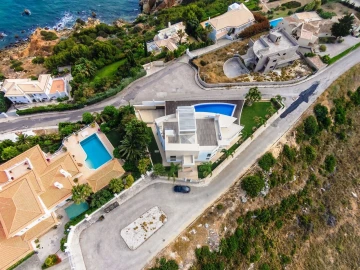 Moradia T5 para Venda em Albufeira e Olhos de Água