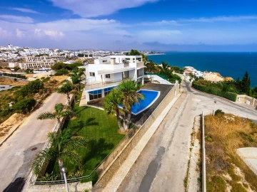 Moradia T5 para Venda em Albufeira e Olhos de Água