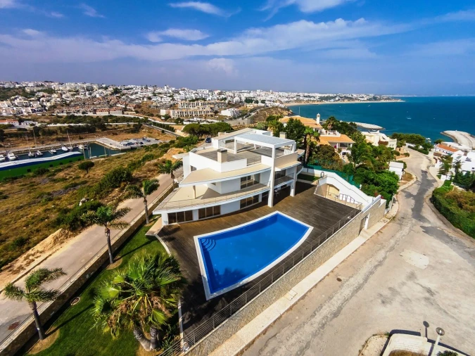 Moradia T5 para Venda em Albufeira e Olhos de Água Foto 2