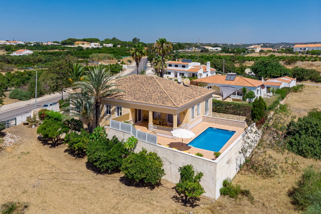 Moradia T4 para Venda em Albufeira e Olhos de Água Foto 14