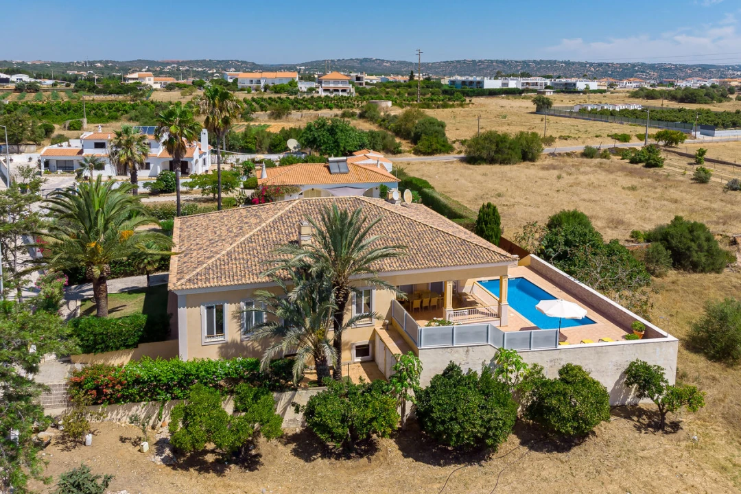 Moradia T4 para Venda em Albufeira e Olhos de Água Foto 7
