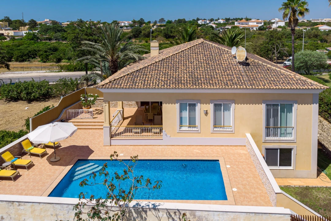 Moradia T4 para Venda em Albufeira e Olhos de Água Foto 4