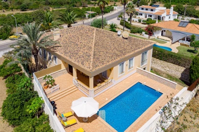 Moradia T4 para Venda em Albufeira e Olhos de Água