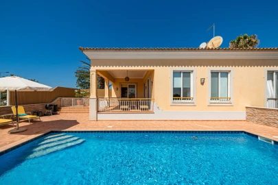 Moradia T4 para Venda em Albufeira e Olhos de Água