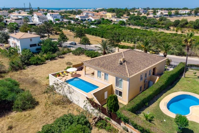 Moradia T4 para Venda em Albufeira e Olhos de Água