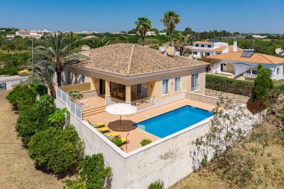 Moradia T4 para Venda em Albufeira e Olhos de Água