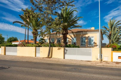 Moradia T4 para Venda em Albufeira e Olhos de Água