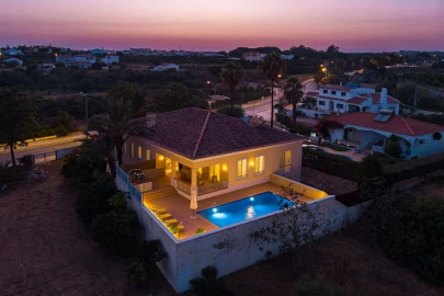 Moradia T4 para Venda em Albufeira e Olhos de Água