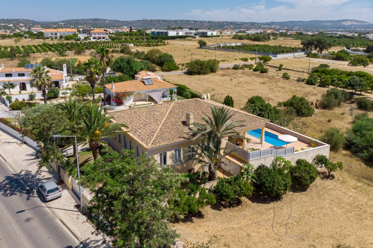 Moradia T4 para Venda em Albufeira e Olhos de Água Foto 16