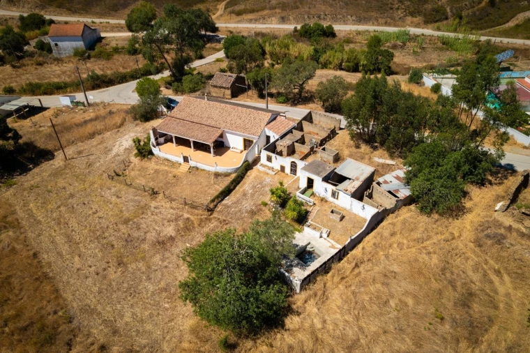 Moradia T3 para Venda em São Bartolomeu de Messines Foto 2