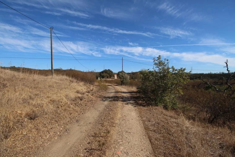 Moradia T4 para Venda em São Bartolomeu de Messines Foto 4