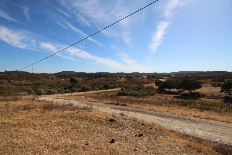 Moradia T4 para Venda em São Bartolomeu de Messines Foto 16