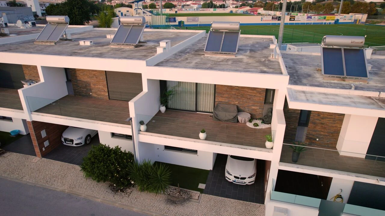 Moradia T3 para Venda em Ferreiras Foto 1