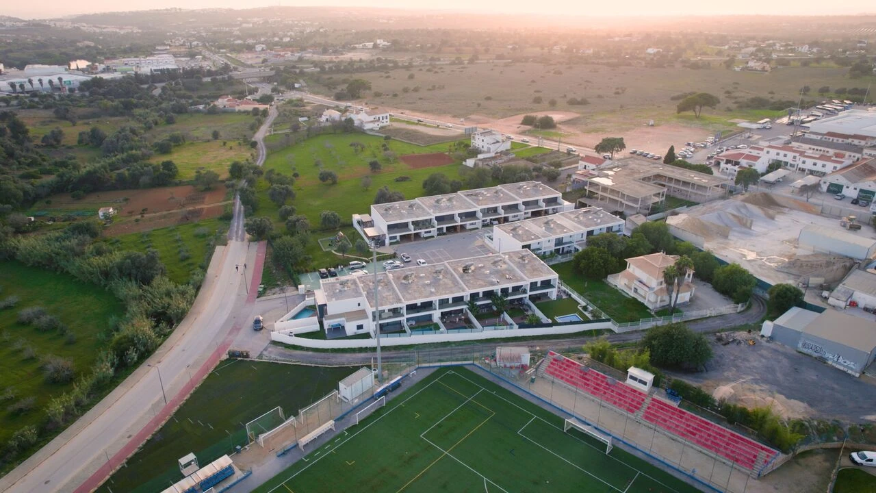 Moradia T3 para Venda em Ferreiras Foto 3